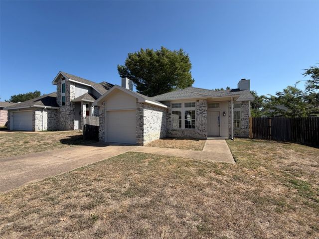 5624 Shady Springs Trail, Fort Worth, TX 76179