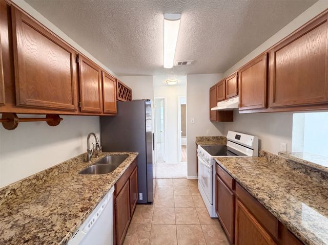 5624 Shady Springs Trail, Fort Worth, TX 76179