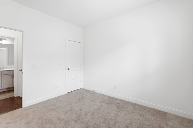 161 Crabourne Dr, White House, TN 37188