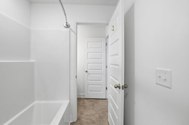 161 Crabourne Dr, White House, TN 37188