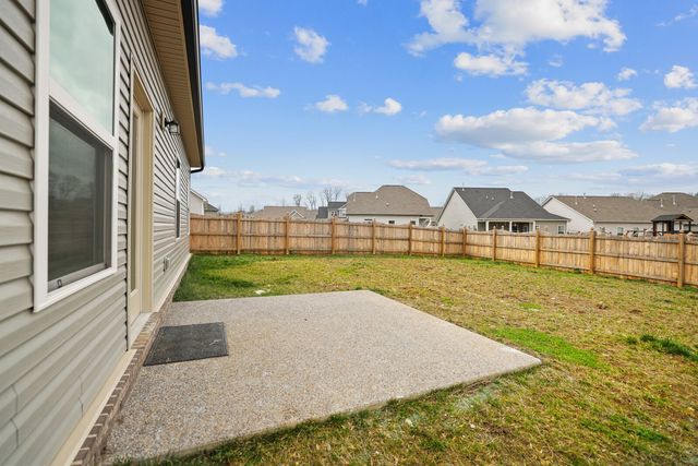 161 Crabourne Dr, White House, TN 37188