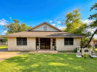 1905 Yellowstone Street, Freeport, TX 77541