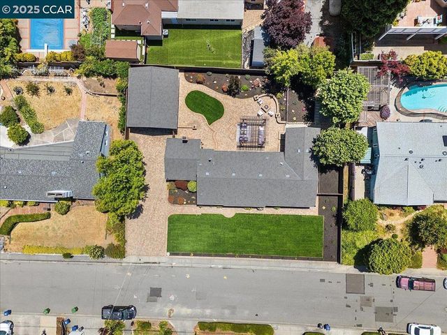 17523 Parker Rd, Castro Valley, CA 94546