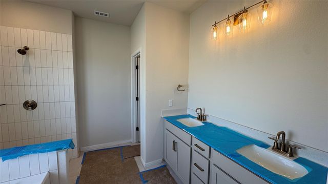 269 Crater Lake DR, Dripping Springs, TX 78620