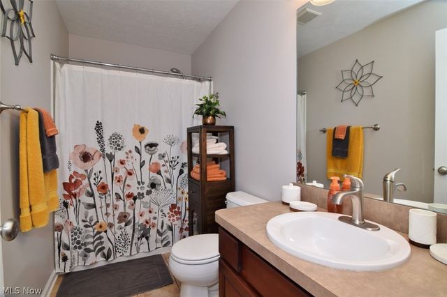 10411 Redbud Drive, Aurora, OH 44202