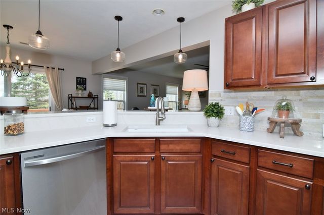 10411 Redbud Drive, Aurora, OH 44202