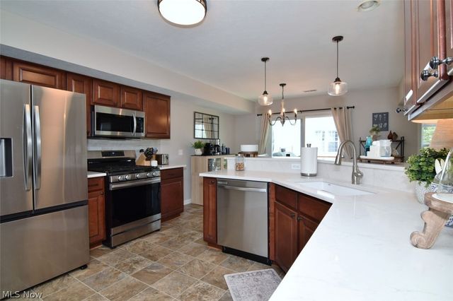 10411 Redbud Drive, Aurora, OH 44202
