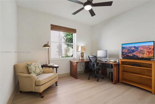 12783 NW 18th Mnr, Pembroke Pines, FL 33028