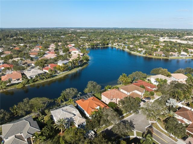 12783 NW 18th Mnr, Pembroke Pines, FL 33028