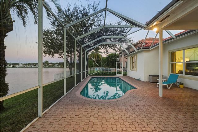 12783 NW 18th Mnr, Pembroke Pines, FL 33028