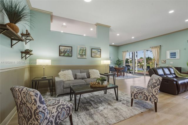 12783 NW 18th Mnr, Pembroke Pines, FL 33028