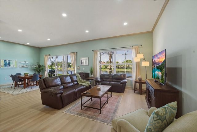 12783 NW 18th Mnr, Pembroke Pines, FL 33028