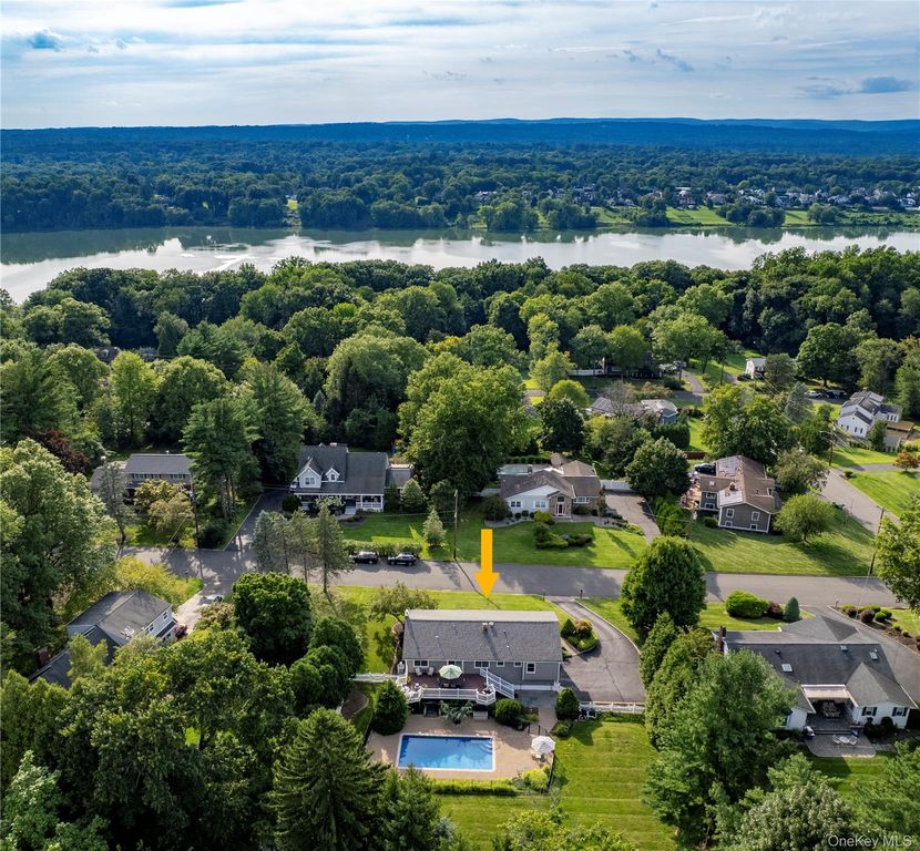 619 Russet Road, Valley Cottage, NY 10989 — photo 4
