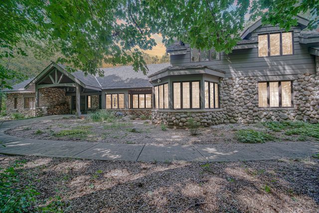 27250 N Meadowoods Lane, Mettawa, IL 60048