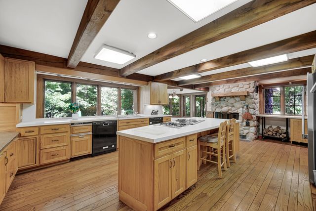 27250 N Meadowoods Lane, Mettawa, IL 60048