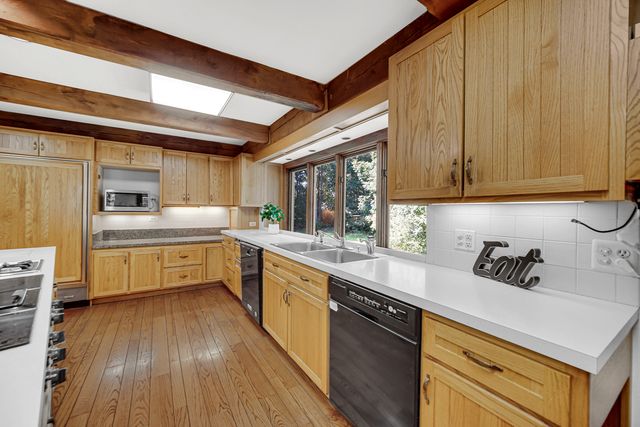 27250 N Meadowoods Lane, Mettawa, IL 60048