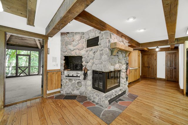 27250 N Meadowoods Lane, Mettawa, IL 60048