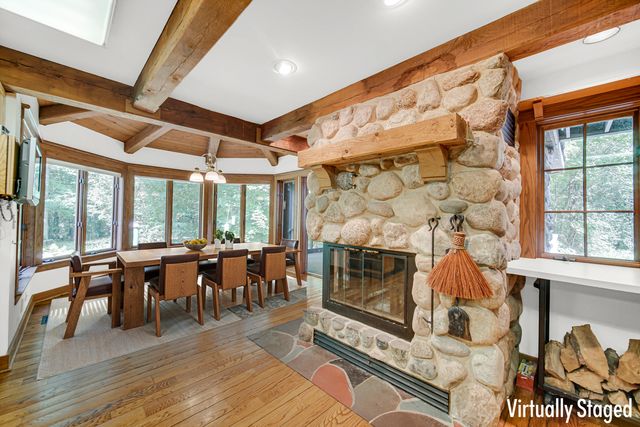 27250 N Meadowoods Lane, Mettawa, IL 60048