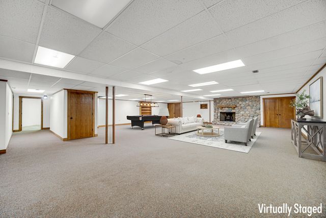 27250 N Meadowoods Lane, Mettawa, IL 60048