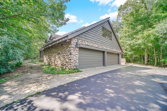 27250 N Meadowoods Lane, Mettawa, IL 60048
