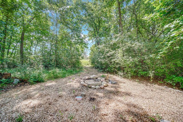 27250 N Meadowoods Lane, Mettawa, IL 60048