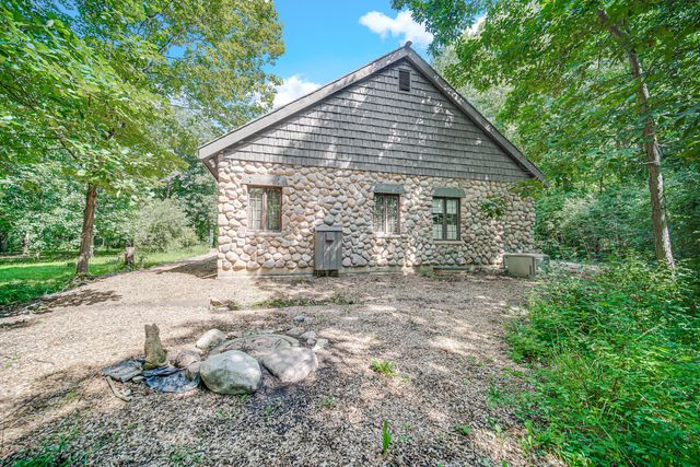 27250 N Meadowoods Lane, Mettawa, IL 60048