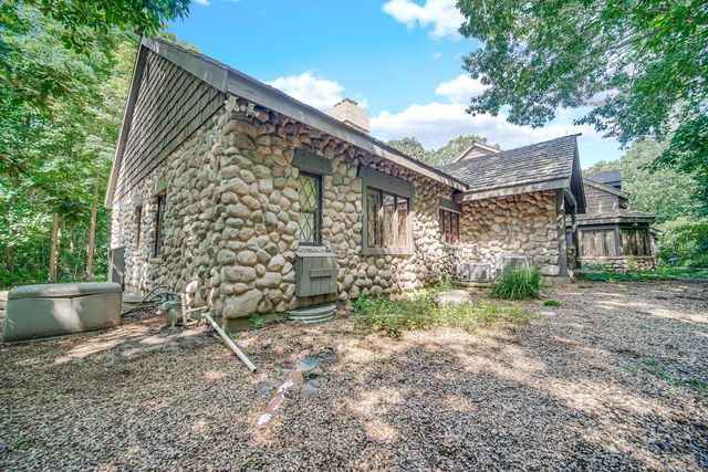 27250 N Meadowoods Lane, Mettawa, IL 60048