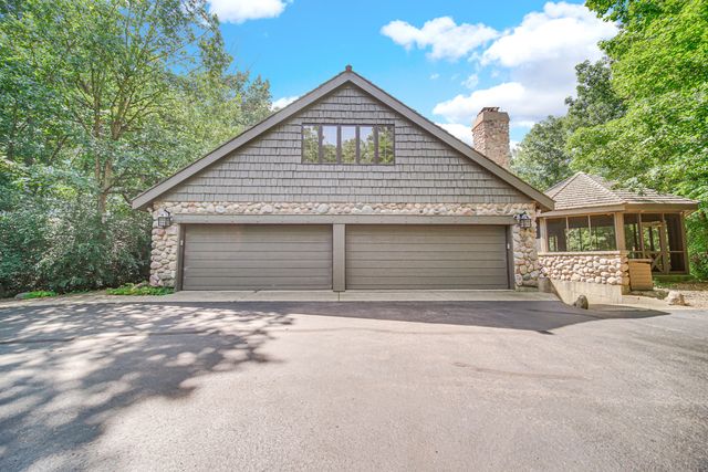 27250 N Meadowoods Lane, Mettawa, IL 60048