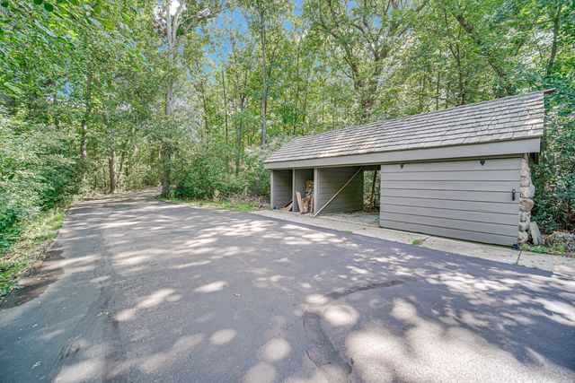 27250 N Meadowoods Lane, Mettawa, IL 60048