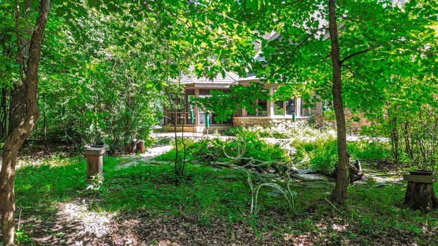 27250 N Meadowoods Lane, Mettawa, IL 60048