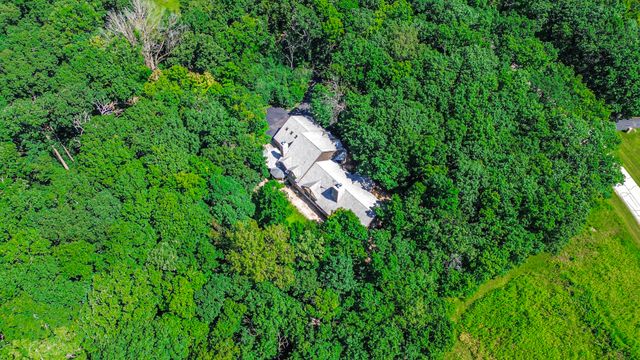 27250 N Meadowoods Lane, Mettawa, IL 60048
