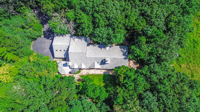 27250 N Meadowoods Lane, Mettawa, IL 60048