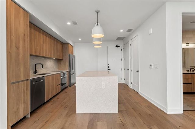 84 East Ave 1202, Austin, TX 78701