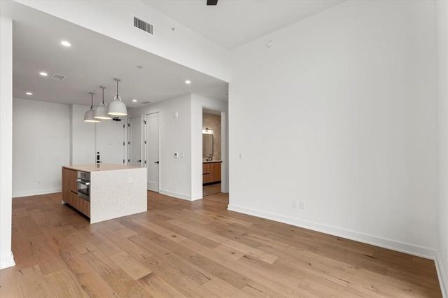 84 East Ave 1202, Austin, TX 78701