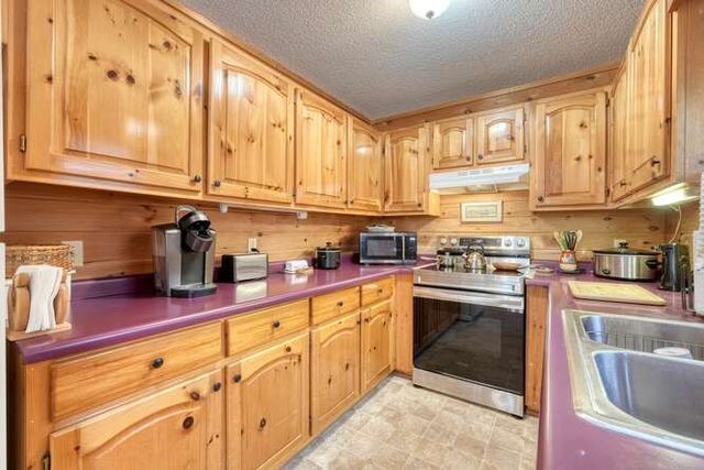 191 April Lane, Blairsville, GA 30512