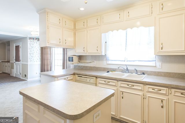 402 Preston Street, Waycross, GA 31501