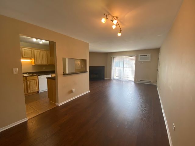 442 E OSAGE Lane 3B, Palatine, IL 60067