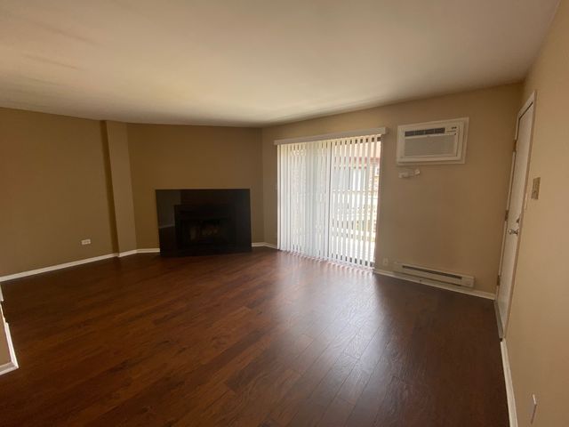 442 E OSAGE Lane 3B, Palatine, IL 60067