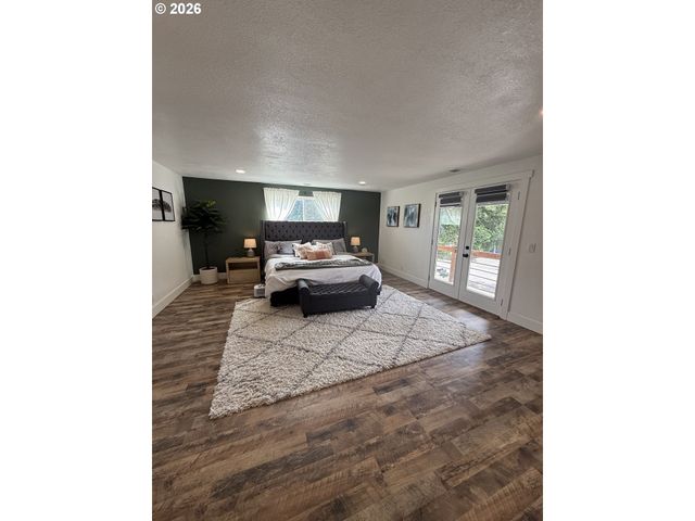 6974 GLACIER Dr, Springfield, OR 97478