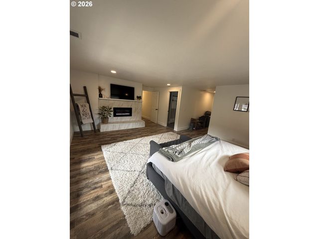 6974 GLACIER Dr, Springfield, OR 97478