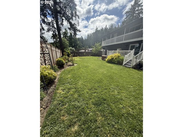 6974 GLACIER Dr, Springfield, OR 97478