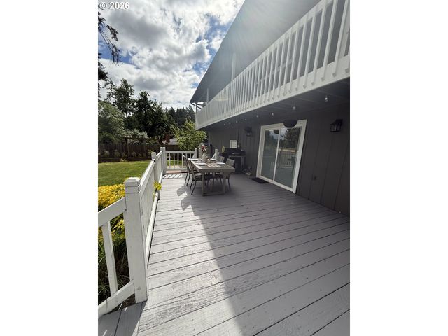 6974 GLACIER Dr, Springfield, OR 97478