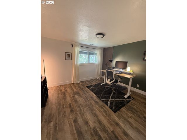 6974 GLACIER Dr, Springfield, OR 97478