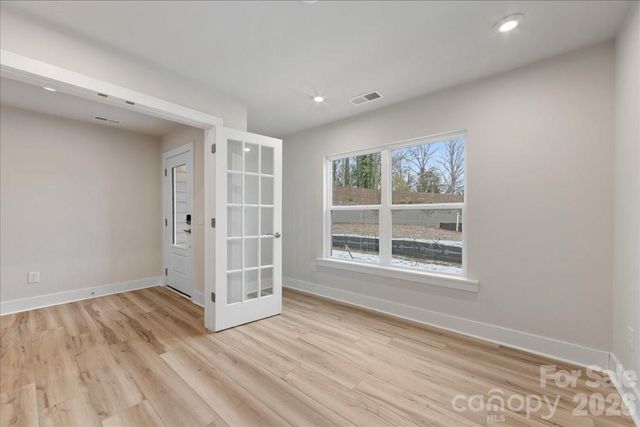 6008 Pivot Court, Charlotte, NC 28205