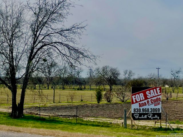 8650 S Loop 1604 E, Elmendorf, TX 78112