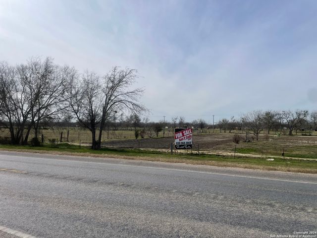 8650 S Loop 1604 E, Elmendorf, TX 78112