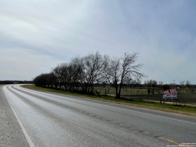 8650 S Loop 1604 E, Elmendorf, TX 78112