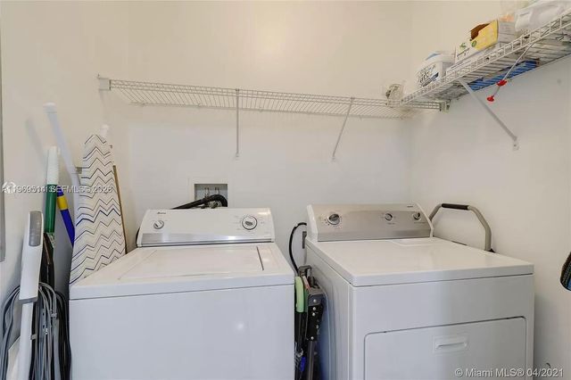 3530 SW 22nd St 607, Miami, FL 33145