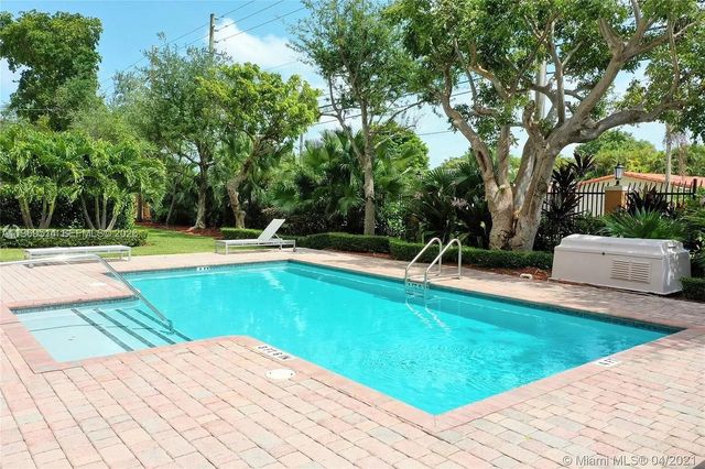 3530 SW 22nd St 607, Miami, FL 33145