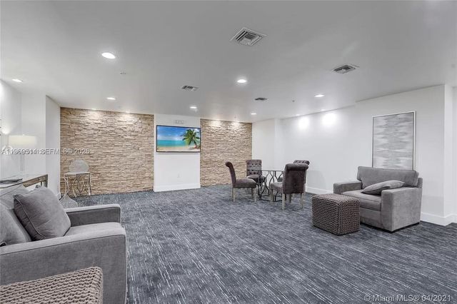 3530 SW 22nd St 607, Miami, FL 33145